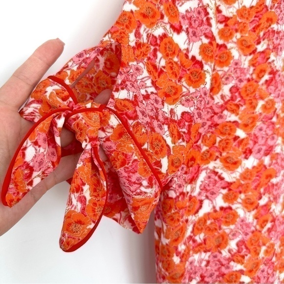 Cynthia Rowley top with v-neck and short sleeves, loose fitting, floral print - Picture 3 of 10